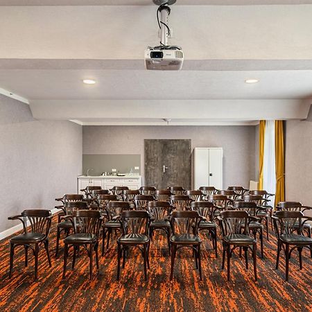 Stejarii Resort 伊内乌 外观 照片