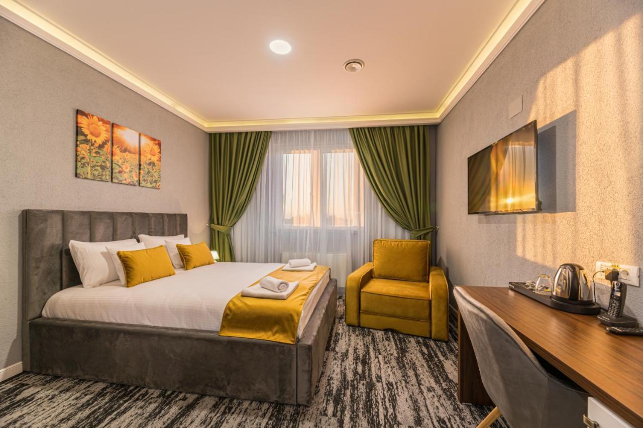 Stejarii Resort 伊内乌 外观 照片