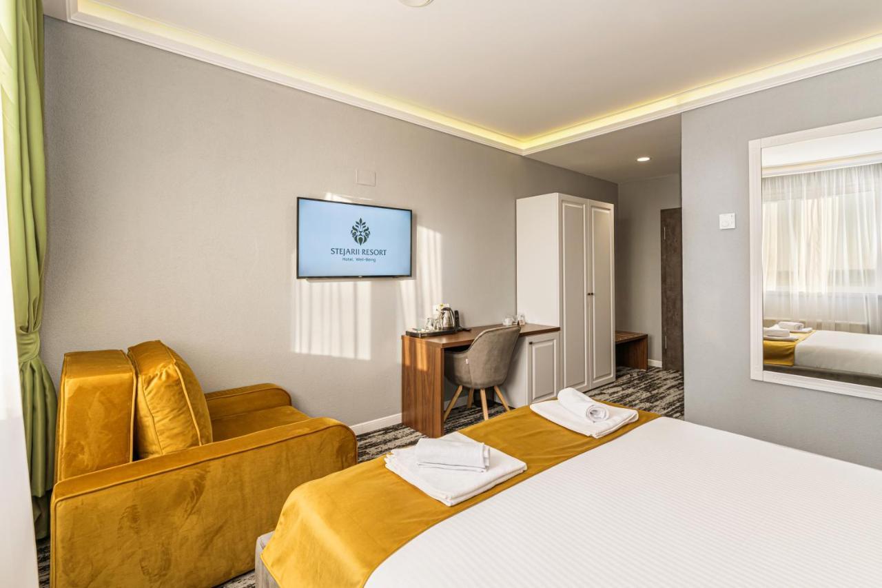 Stejarii Resort 伊内乌 外观 照片