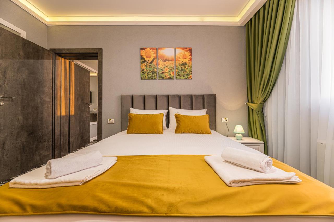 Stejarii Resort 伊内乌 外观 照片
