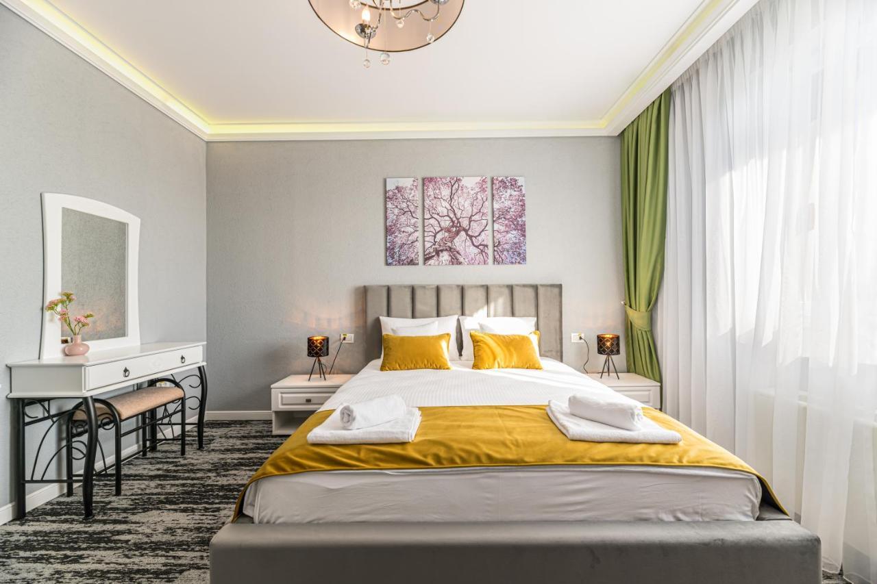 Stejarii Resort 伊内乌 外观 照片