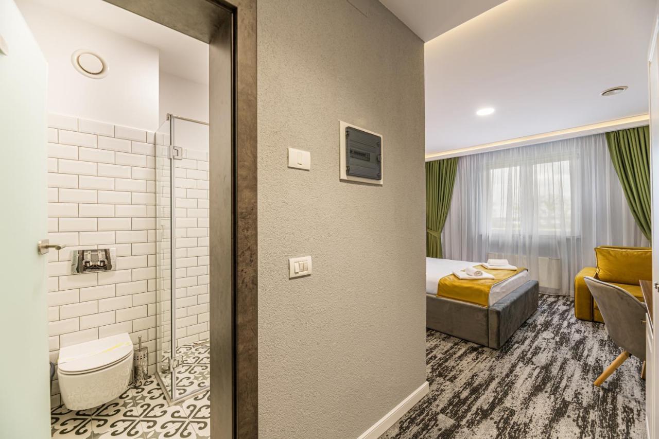 Stejarii Resort 伊内乌 外观 照片