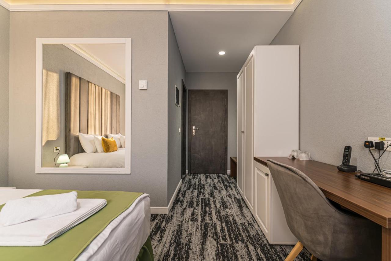 Stejarii Resort 伊内乌 外观 照片