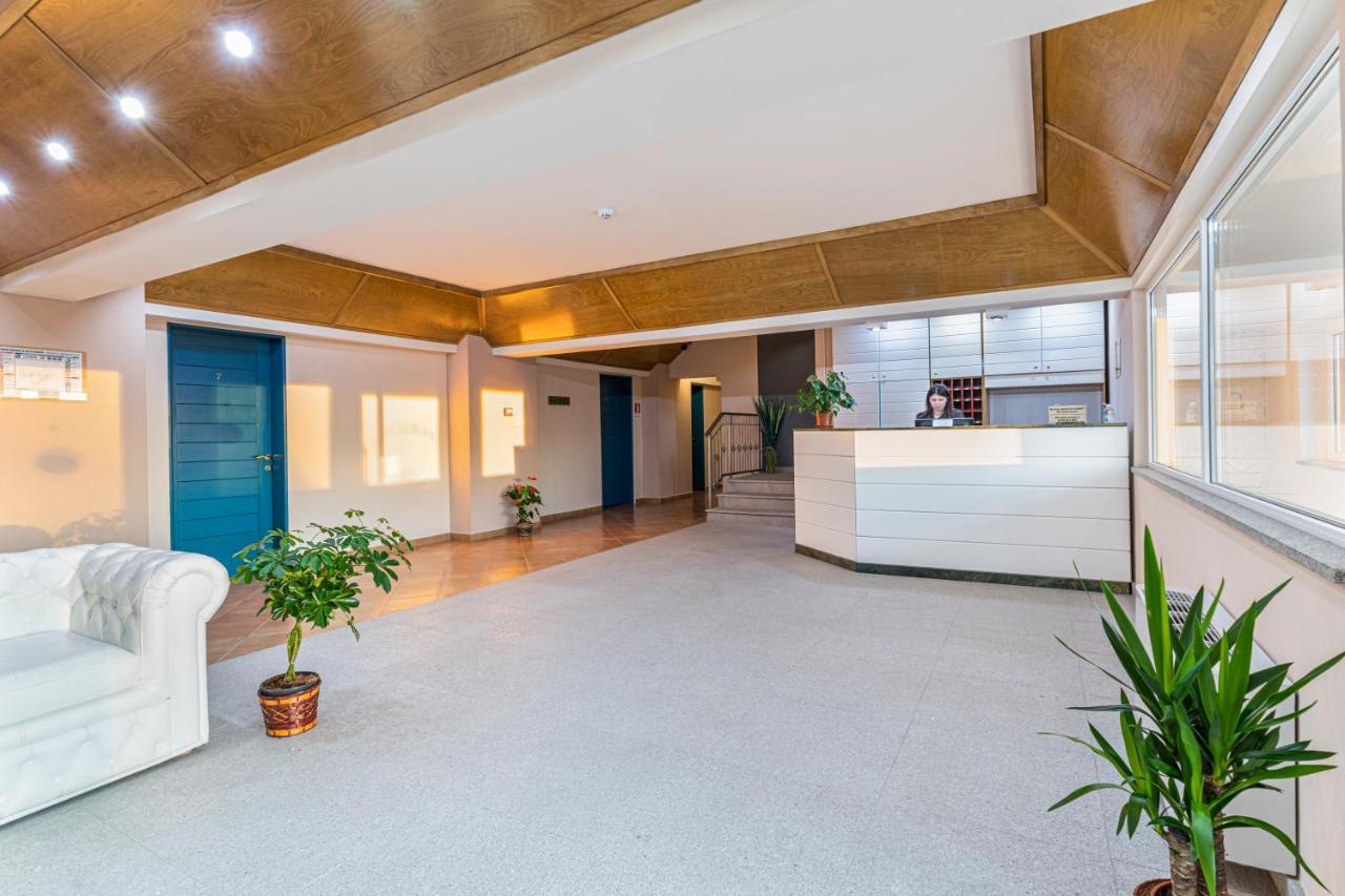 Stejarii Resort 伊内乌 外观 照片