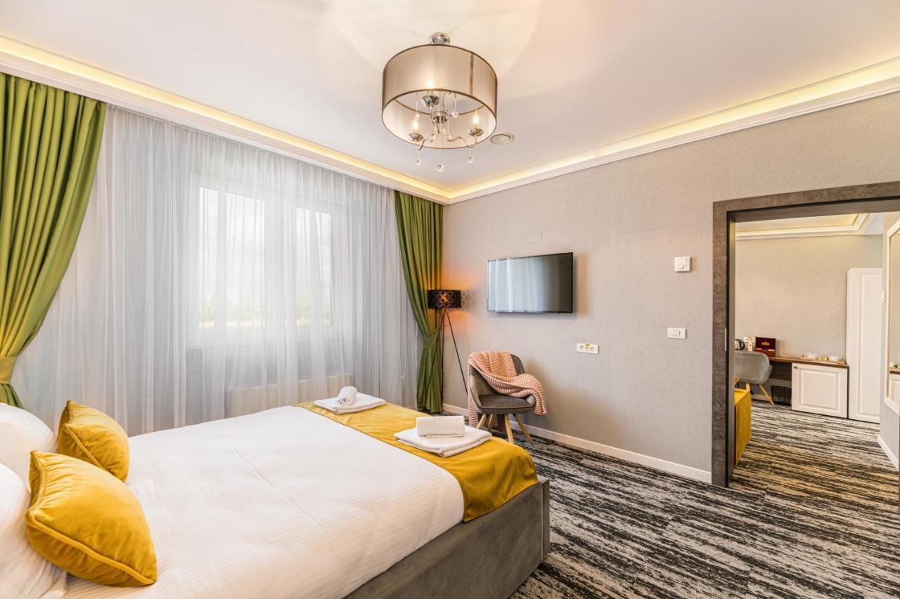 Stejarii Resort 伊内乌 外观 照片